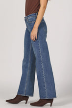 Load image into Gallery viewer, DJ Taylor-Honolulu